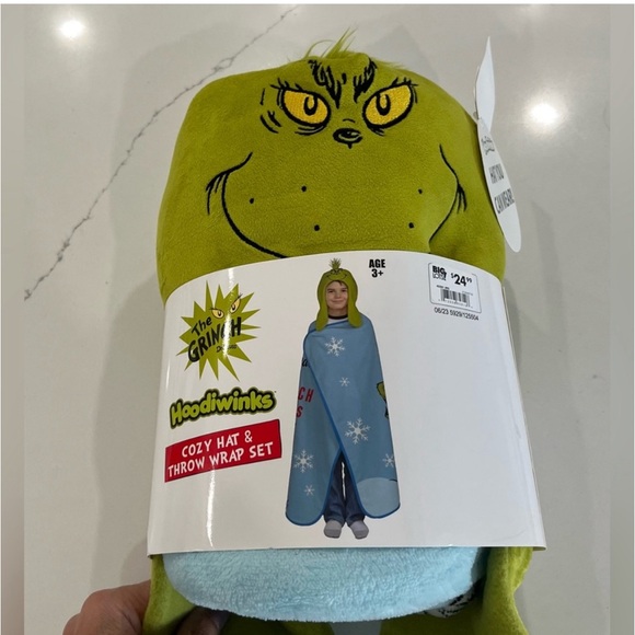 Disney Other - Grinch Throw blanket Dr. Seuss The Grinch Christmas Scene Hoodwinks hat  40”x50”